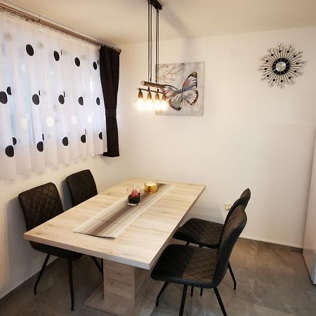 Ema Studio Apartman カルロヴァッツ エクステリア 写真
