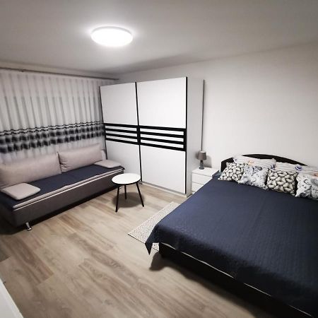 Ema Studio Apartman カルロヴァッツ エクステリア 写真