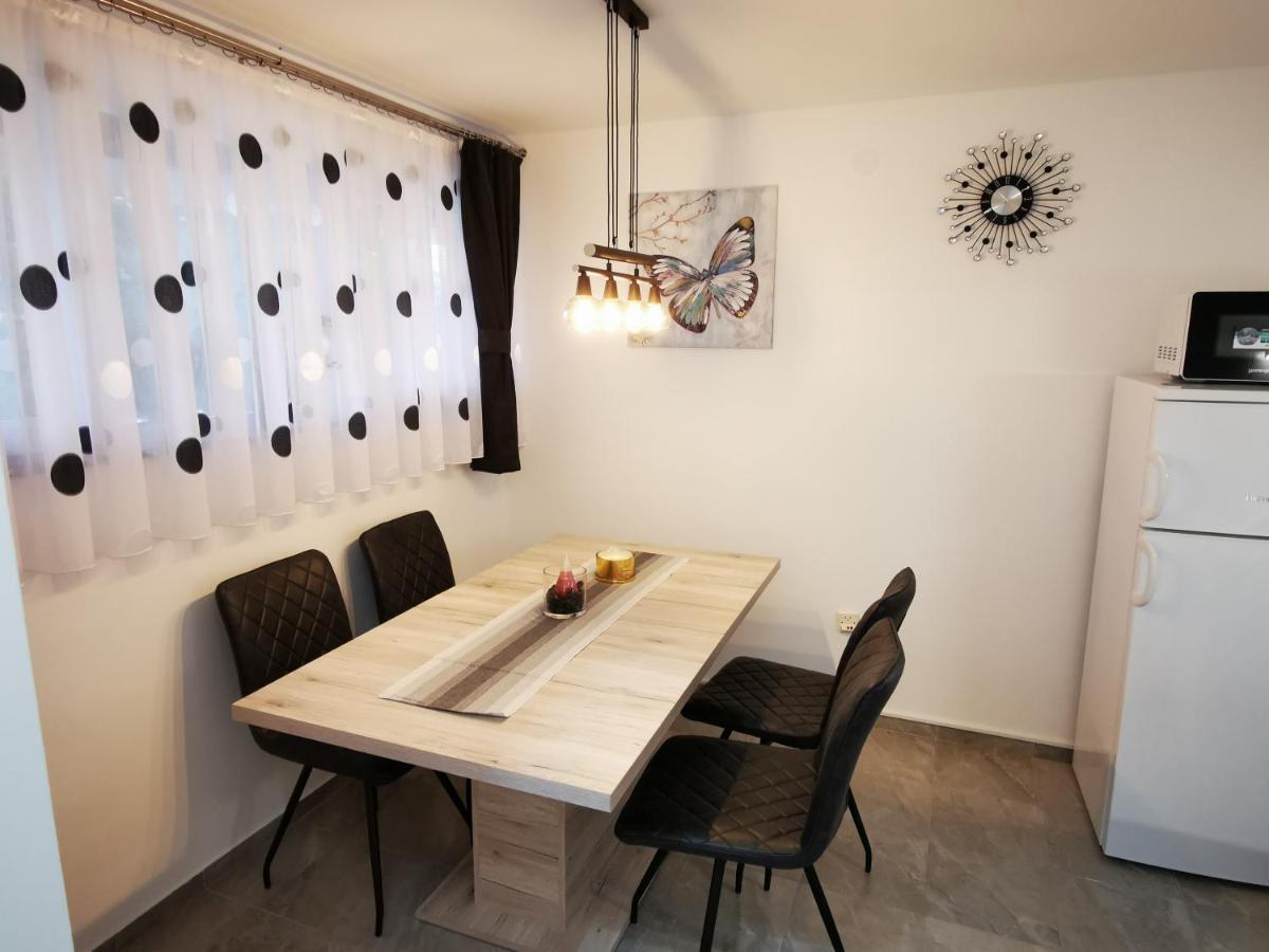 Ema Studio Apartman カルロヴァッツ エクステリア 写真