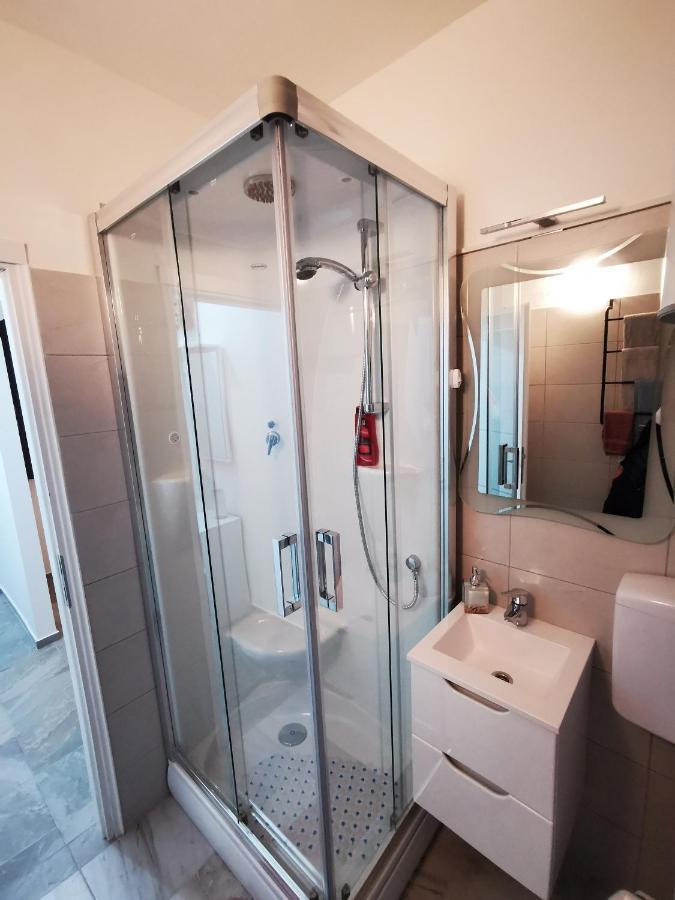 Ema Studio Apartman カルロヴァッツ エクステリア 写真