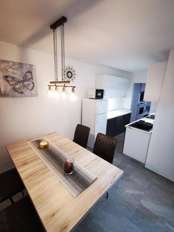 Ema Studio Apartman カルロヴァッツ エクステリア 写真