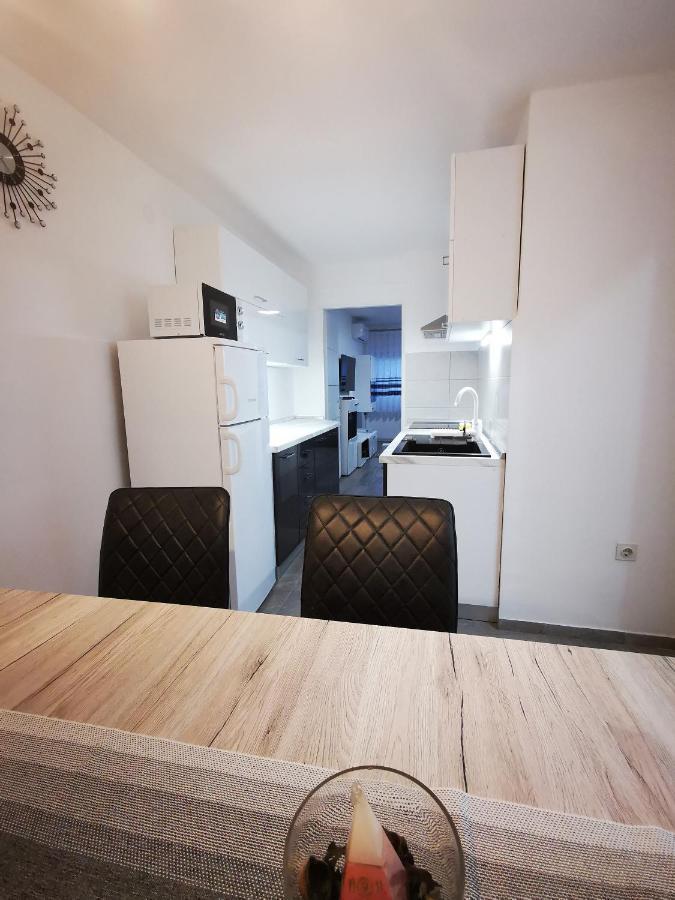 Ema Studio Apartman カルロヴァッツ エクステリア 写真