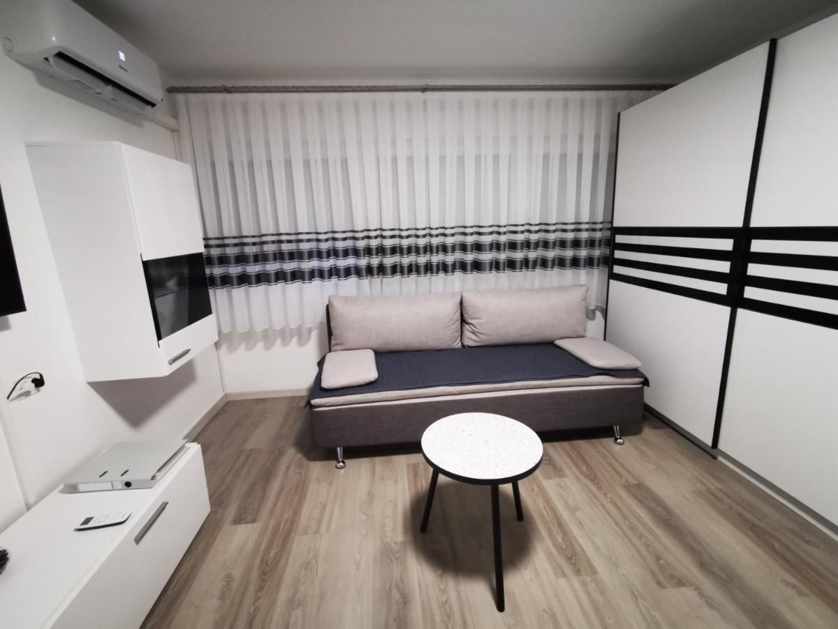 Ema Studio Apartman カルロヴァッツ エクステリア 写真
