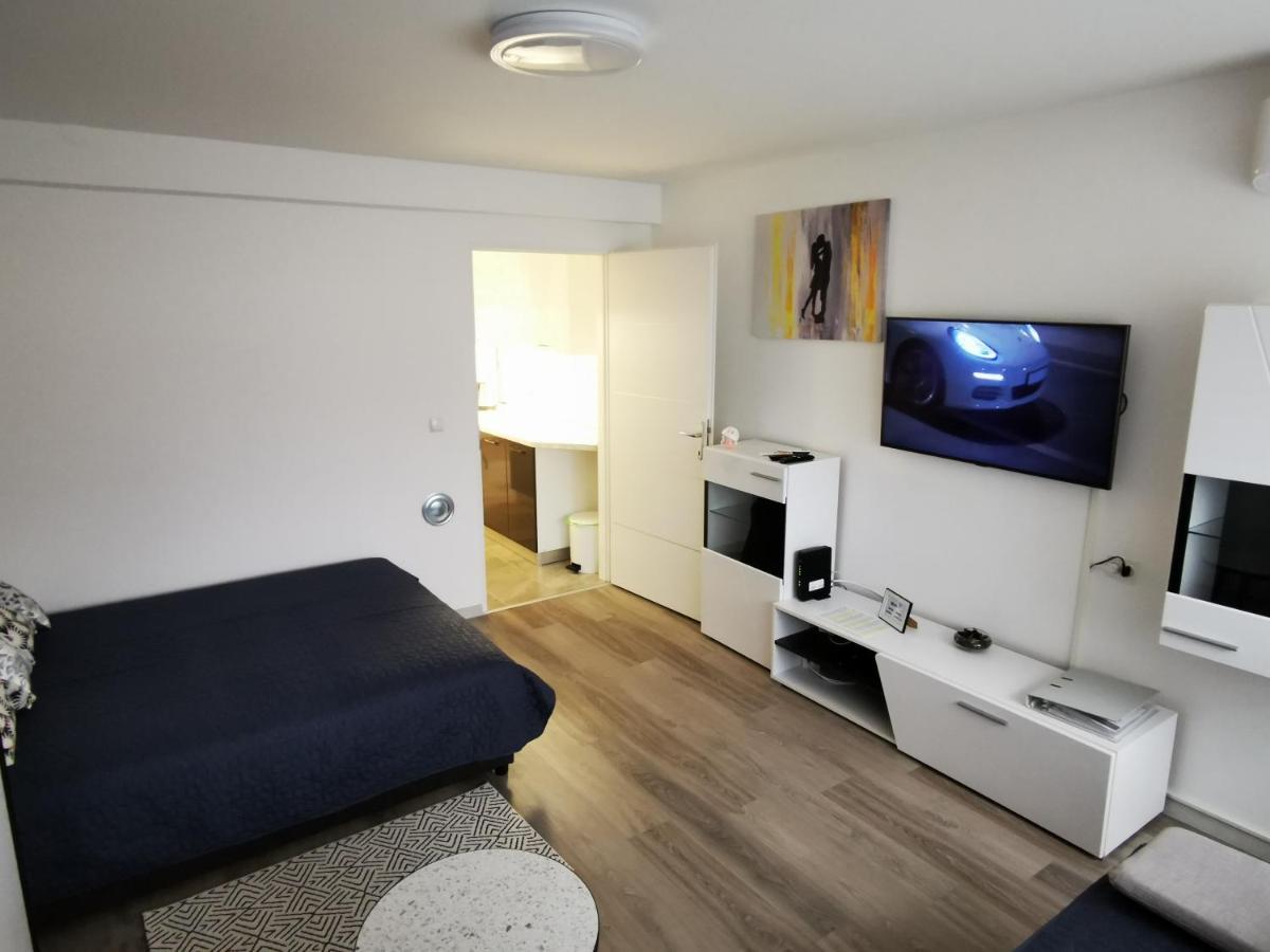 Ema Studio Apartman カルロヴァッツ エクステリア 写真