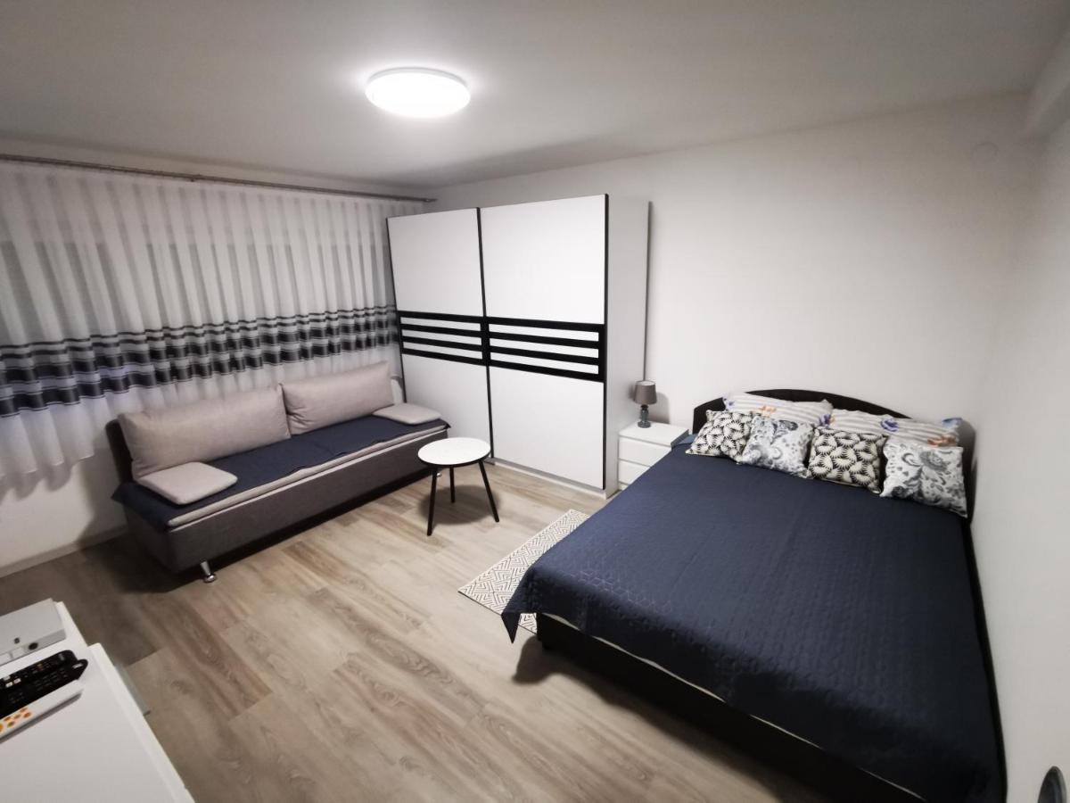 Ema Studio Apartman カルロヴァッツ エクステリア 写真