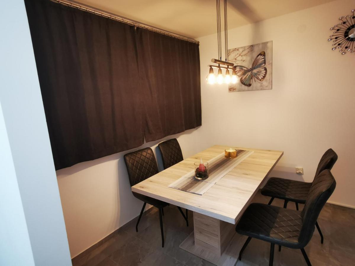 Ema Studio Apartman カルロヴァッツ エクステリア 写真