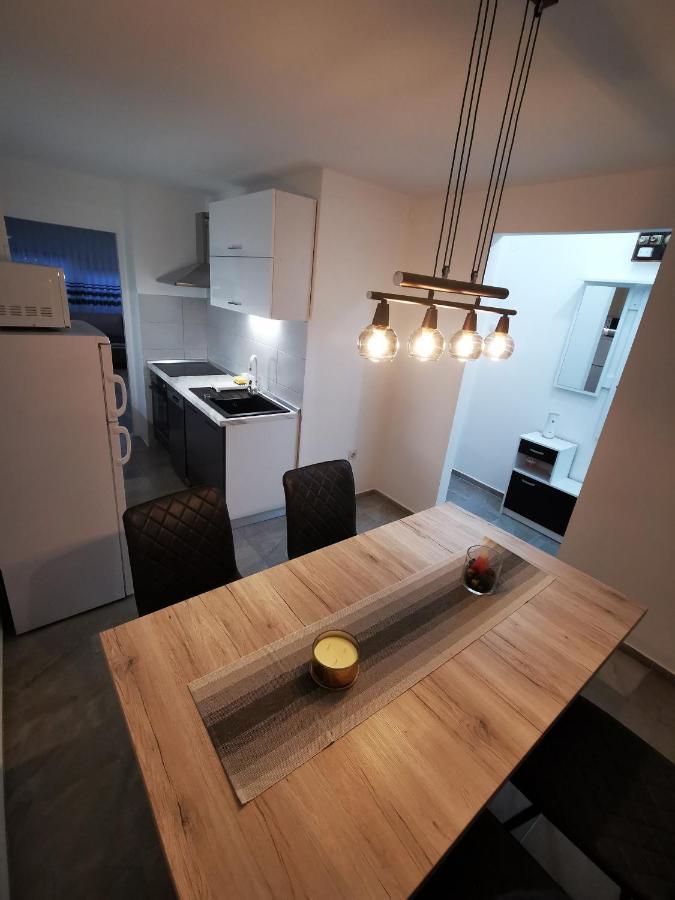 Ema Studio Apartman カルロヴァッツ エクステリア 写真